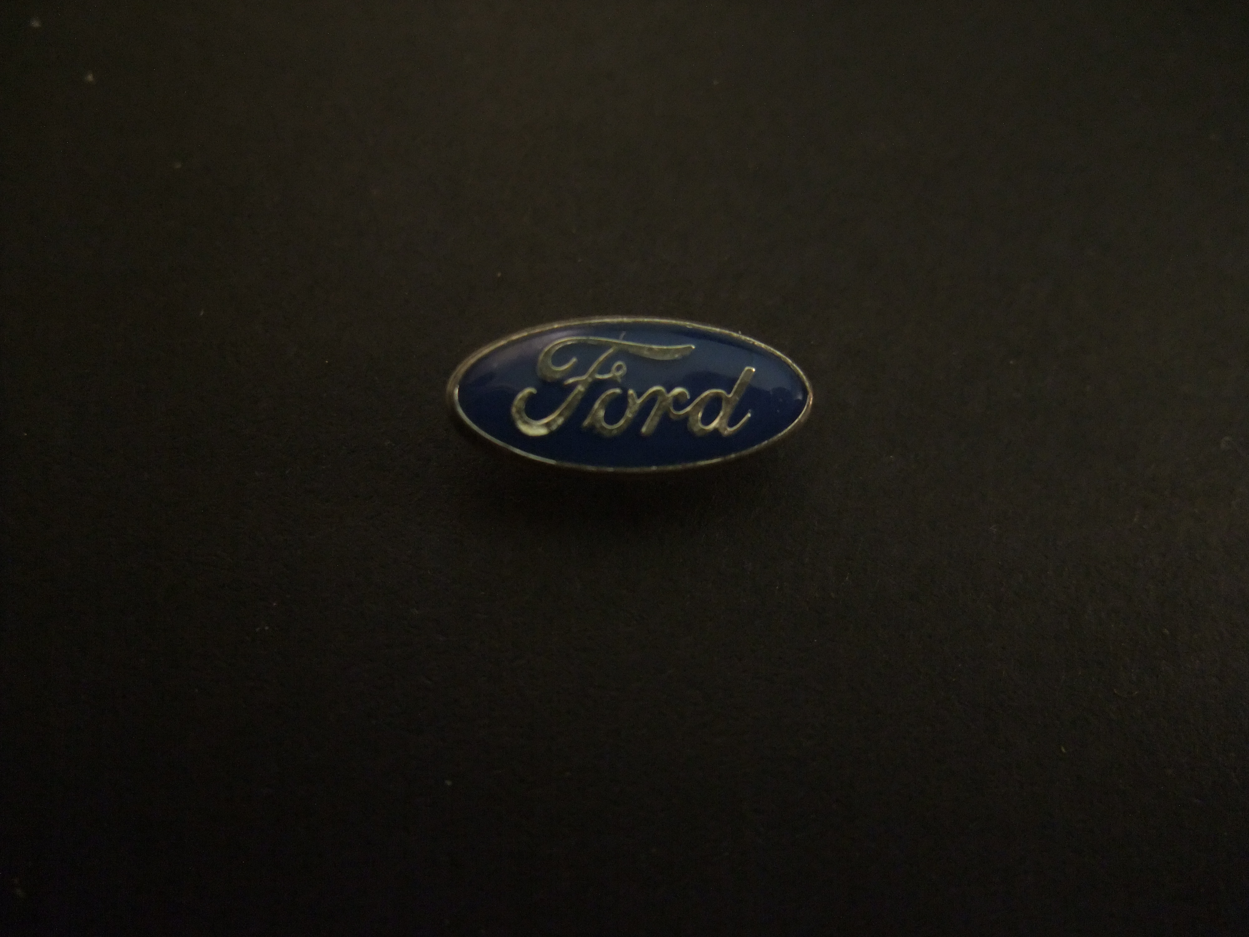Ford logo ovaal model witte letters